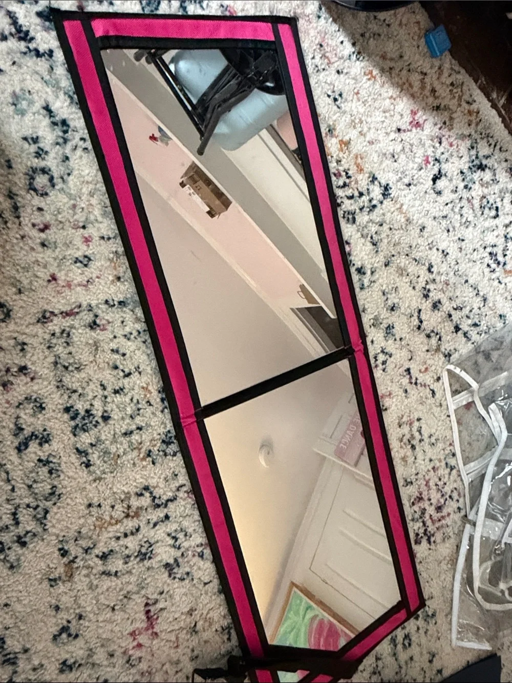 Pack2rack pink wall